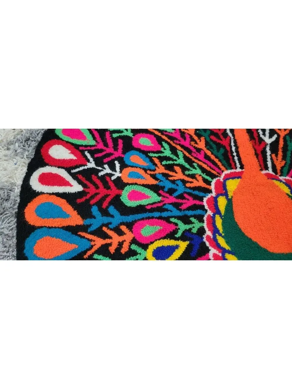 Vtg Handmade Venezuelan Peacock Rug 30